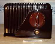 Silvertone 9000 Bakelite Table Radio (1949)