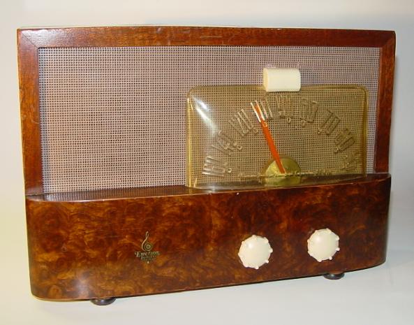 Emerson Model 541 Table Radio (circa 1947)