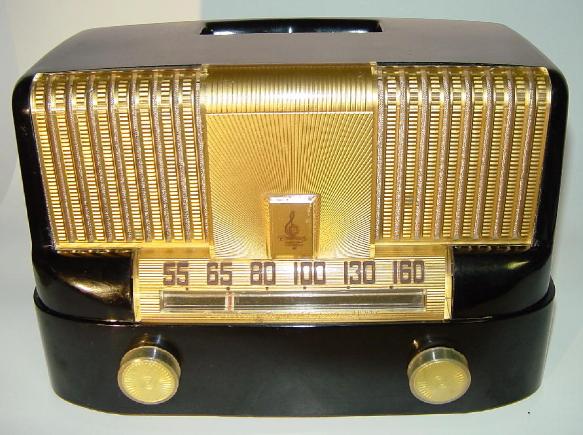 Emerson 561 Series B Bakelite Table Radio (1949)