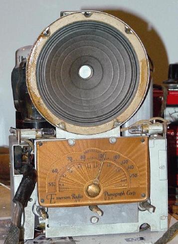 Emerson AU-190 Mini-Tombstone Front Chassis View (1938)
