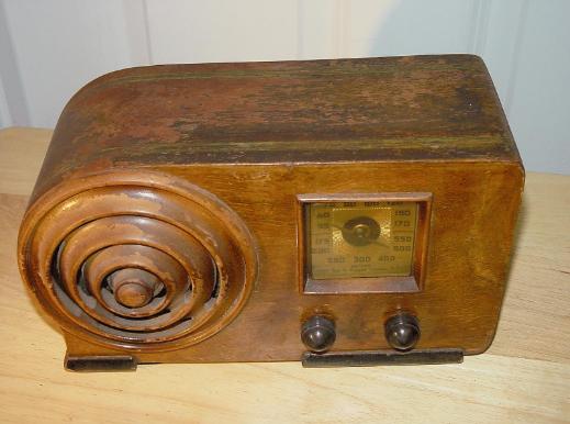 Emerson Radio Model AX-212