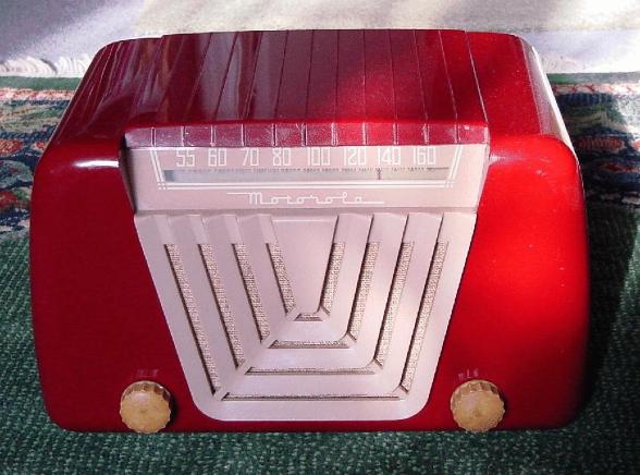 Motorola Model 68-X-11 red Plastic Table Radio (1949)