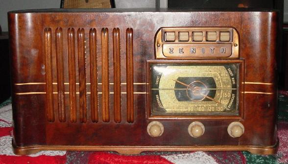 Zenith 6-S-528 Table Radio (1941)