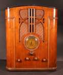 Emerson 104 Tombstone radio (1935)