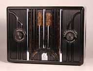 Emerson model 17 (black bakelite) Table Radio (1935)