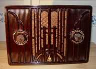 Emerson 19 (brown bakelite) Table Radio (1935)