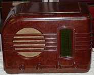 GE Model 54 Bakelite Table Radio (circa 1940)