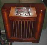 Philco 42-395X Console Radio (1942)