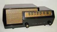 Philco 53-563 Plastic Table Radio (1953)