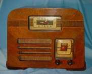 Philco PT-69 Table Clock Radio (1940)