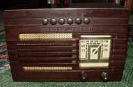 Philco TP-5 Bakelite Table Radio (1939)