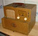 Zenith 5-G-401 (5G401) Luggage-Style Portable Radio (1940)