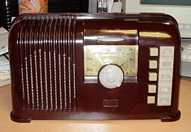 Zenith 6-D-413 ( 6D413) Bakelite Table Radio (1940)