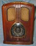 Zenith 7-J-232 (7J232) Tombstone Radio (1938)