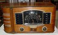 Zenith 7-S-633 (7S633) Table Radio (1942)
