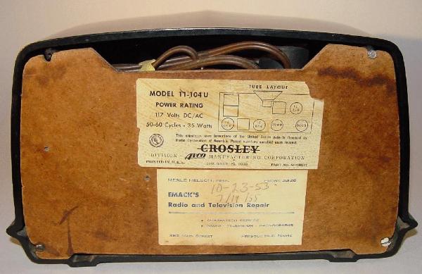 Crosley 11-104U Black Bakelite Table Radio Rear View (1951)
