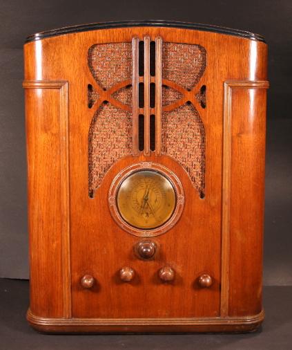 Emerson Model 104 Tombstone Radio (1935)