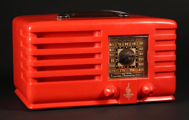 Emerson EP-381 Table Radio in Red Plaskon