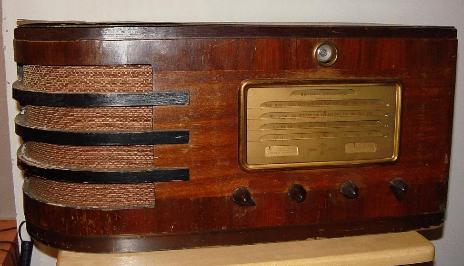 GE FE-112 Table Radio (1940)