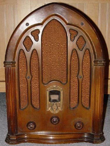 GE J-80 Cathedral Radio (1932)
