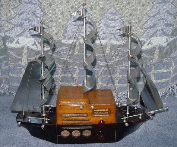 Majestic Melody Cruiser Novelty Table Radio (1940)
