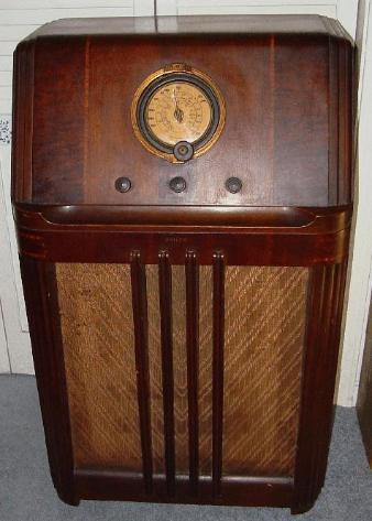 Philco 38-4XX Console Radio (1938)