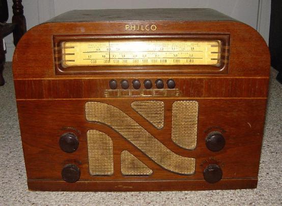 Philco 40-145T Table Radio (1940)