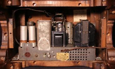 Philco 16RX Tuning Cabinet - Chassis View (1933)