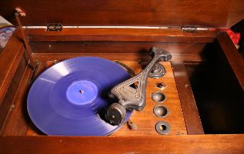 23X Phonograph View