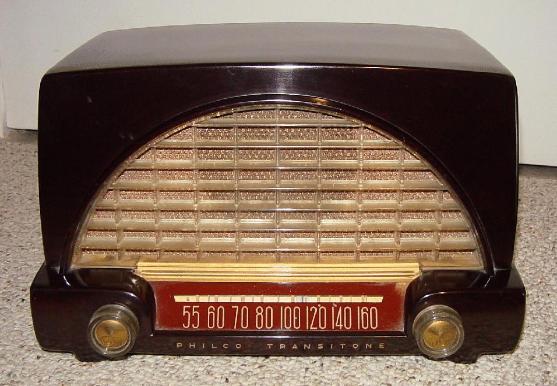 Philco 51-532 Bakelite Table Radio (1951)