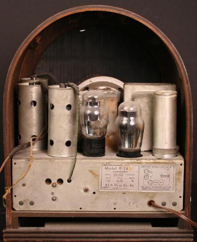 RCA Model R28 Cathedral Tube Radio Chassis View (1933)