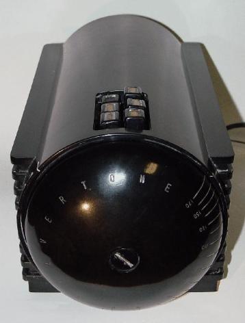 Silvertone Model 6110 Rocket Radio