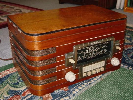 Zenith 6-S-439 Table Tube Radio (1940)