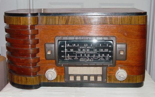 Zenith 7-s-432 Table Radio (1940)